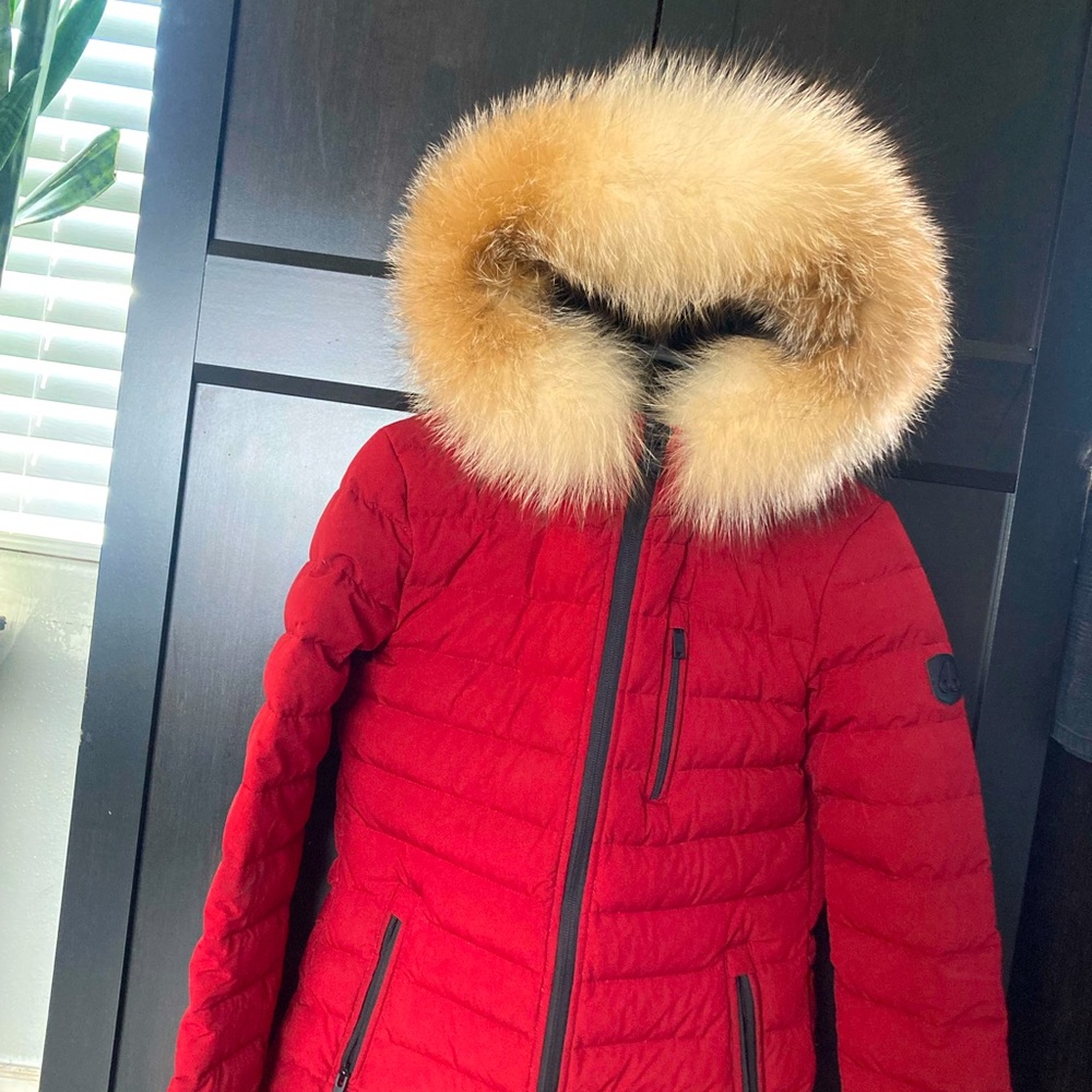 Usednew 450 Moose Knuckles Roselawn Goose Down Fox Fur Parka Women's Size XS Red